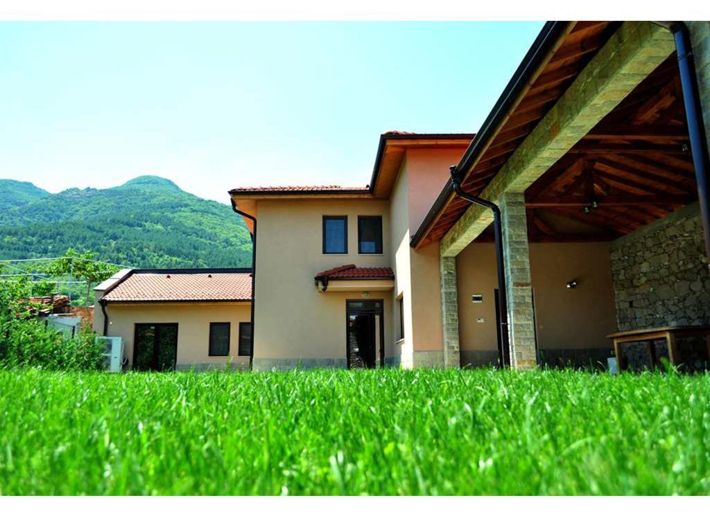 Yustina Villas Guest House Exterior photo
