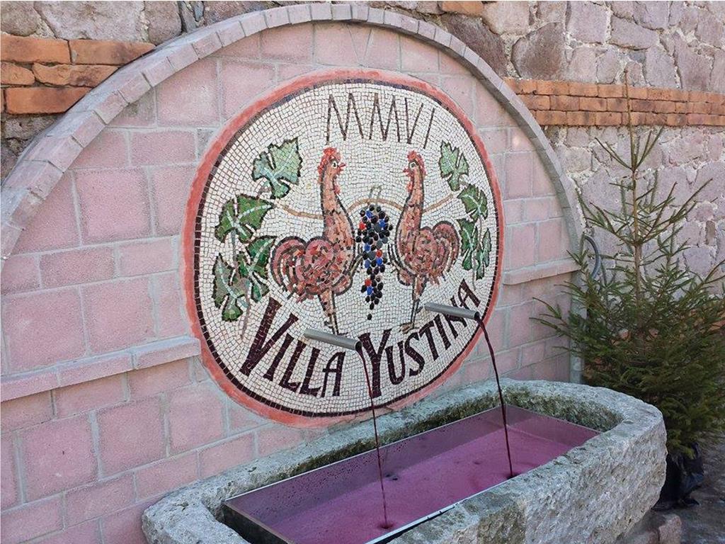 Yustina Villas Guest House Exterior photo